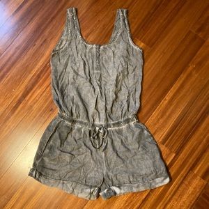 Cloth and Stone Gray Romper Size Small